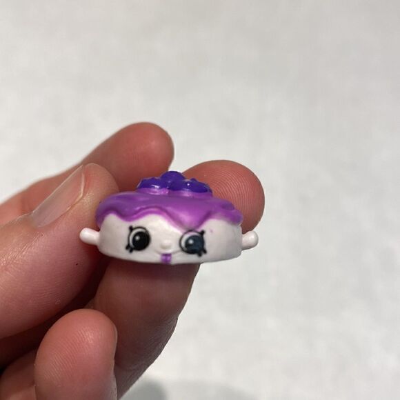 Shopkins Lot Set Bundle - Picture 3 of 7